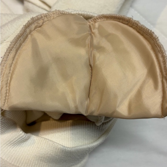 Granny Alia Cream Sweater with Pink Embroidery - Picture 8 of 10